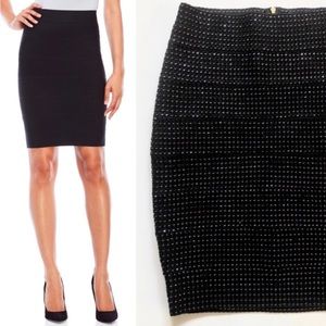 ‼️DONATING 6/8‼️ NWOT GUESS Metallic Skirt